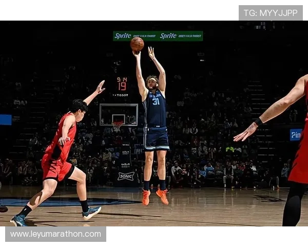 兰代尔底薪打出首发价值，灰熊内线轮换获惊喜